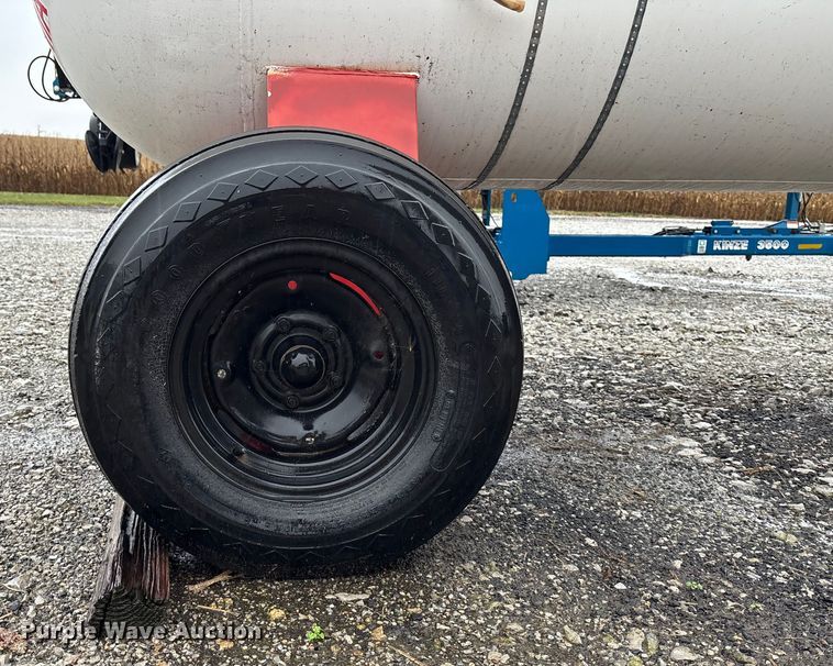 image for item EE4022 Farm Land Industrial NH3 tank trailer