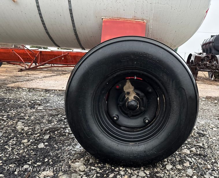 image for item EE4022 Farm Land Industrial NH3 tank trailer