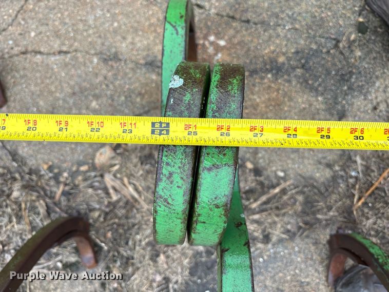 image for item EE4028 John Deere chisel