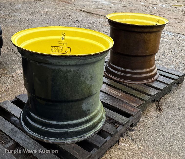 image for item EE4033 (2) wheels