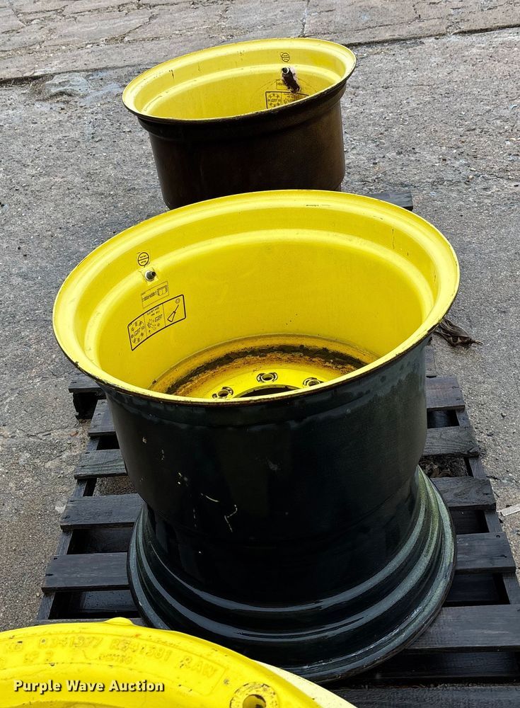 image for item EE4033 (2) wheels