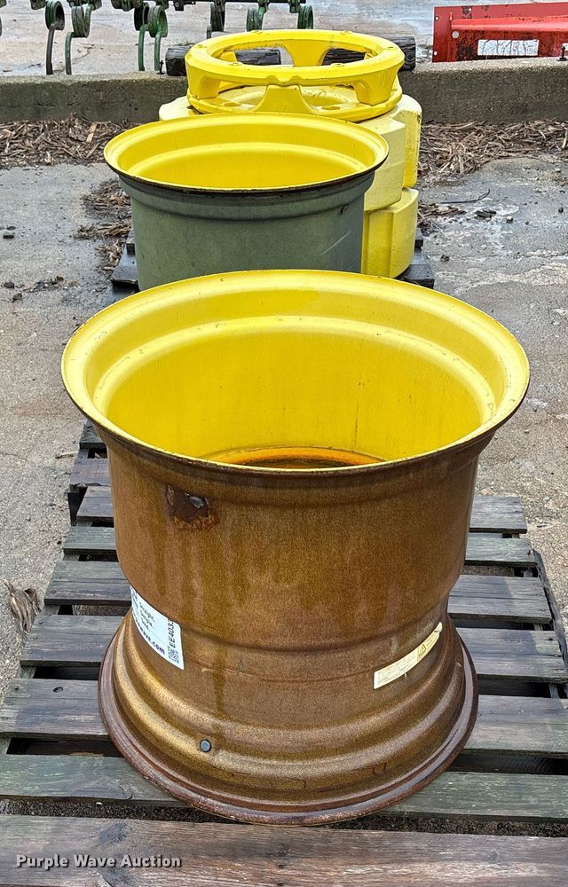 image for item EE4033 (2) wheels