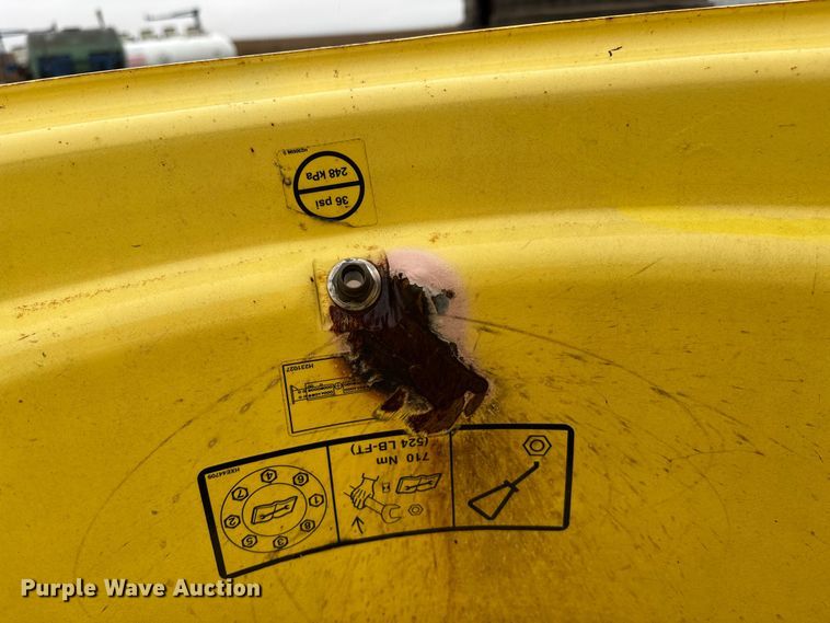 image for item EE4033 (2) wheels