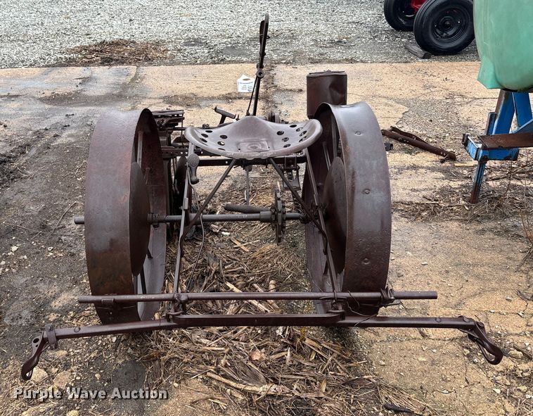 image for item EE4036 John Deere  planter