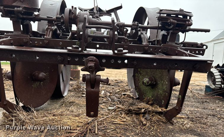 image for item EE4036 John Deere  planter