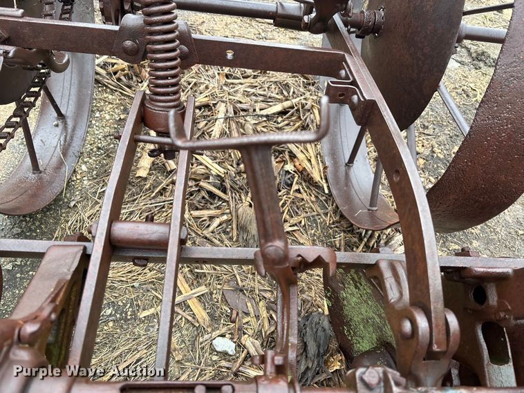 image for item EE4036 John Deere  planter