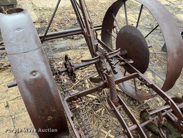 image for item EE4036 John Deere  planter