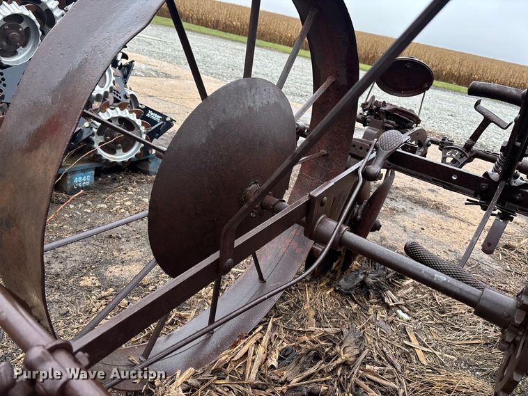 image for item EE4036 John Deere  planter