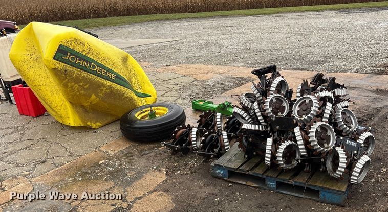 image for item EE4037 Ag equipment