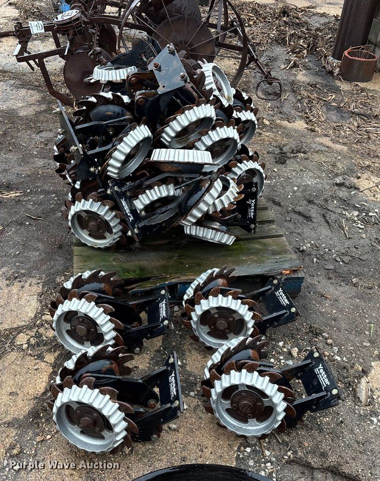 image for item EE4037 Ag equipment