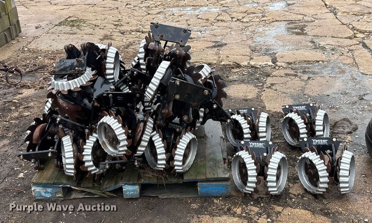 image for item EE4037 Ag equipment