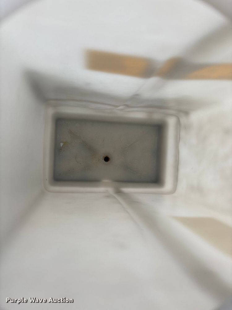 image for item EE4038 (2) liquid insecticide applicators