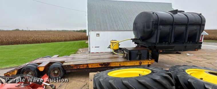 image for item EE4040 1974 Hyster sprayer trailer