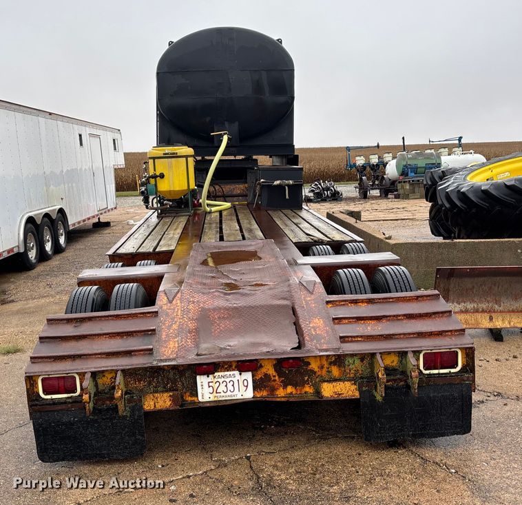 image for item EE4040 1974 Hyster sprayer trailer