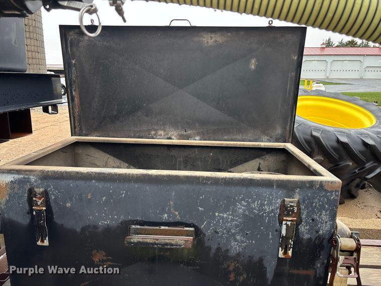 image for item EE4040 1974 Hyster sprayer trailer