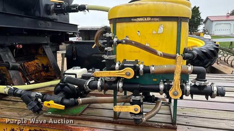 image for item EE4040 1974 Hyster sprayer trailer