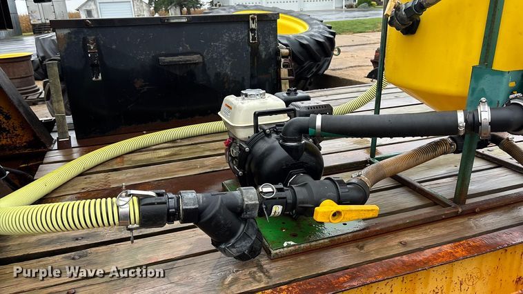 image for item EE4040 1974 Hyster sprayer trailer