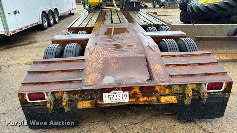 image for item EE4040 1974 Hyster sprayer trailer