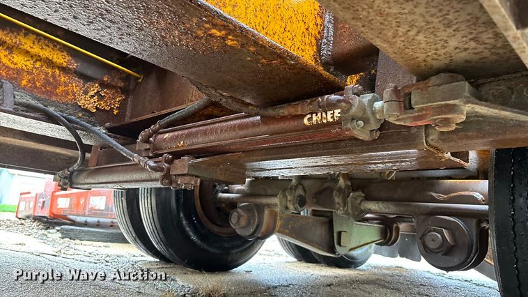 image for item EE4040 1974 Hyster sprayer trailer