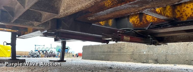 image for item EE4040 1974 Hyster sprayer trailer