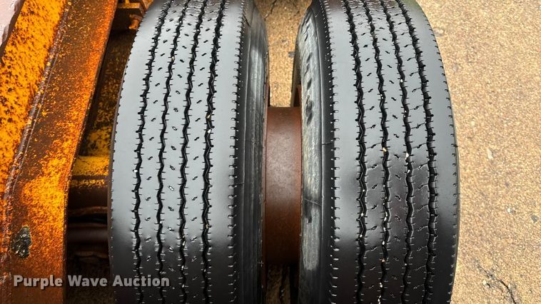 image for item EE4040 1974 Hyster sprayer trailer