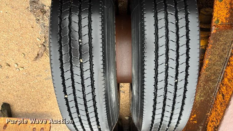 image for item EE4040 1974 Hyster sprayer trailer