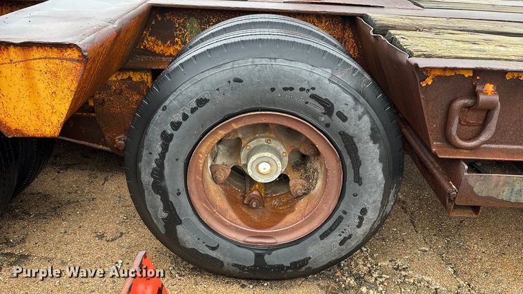 image for item EE4040 1974 Hyster sprayer trailer