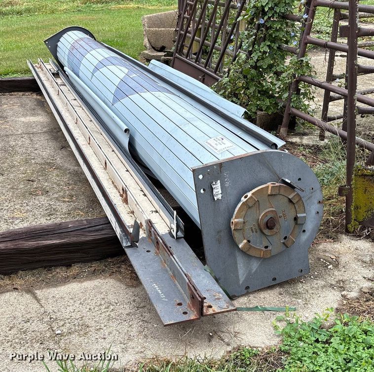 image for item EE4047 Garage door