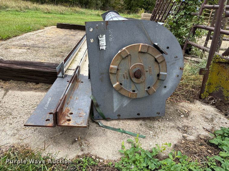 image for item EE4047 Garage door