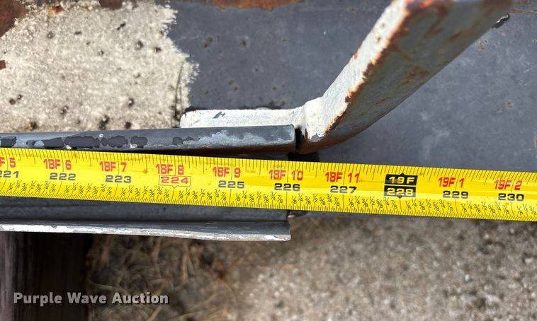 image for item EE4047 Garage door