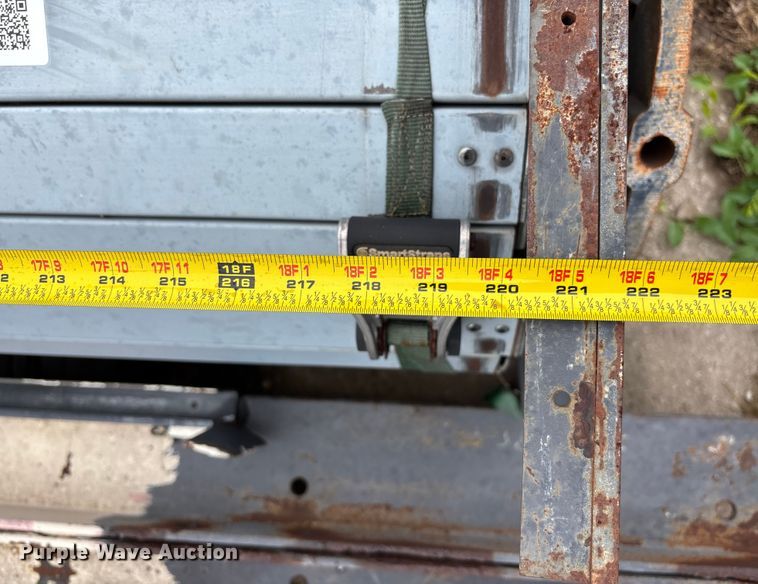 image for item EE4047 Garage door