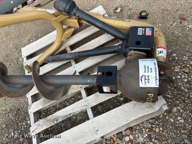 image for item EE4073 Land Pride PD35 post hole digger