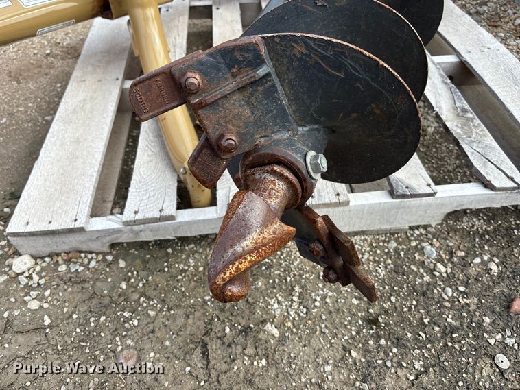 image for item EE4073 Land Pride PD35 post hole digger