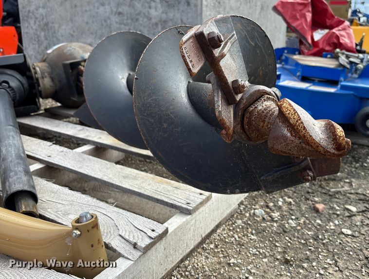 image for item EE4073 Land Pride PD35 post hole digger