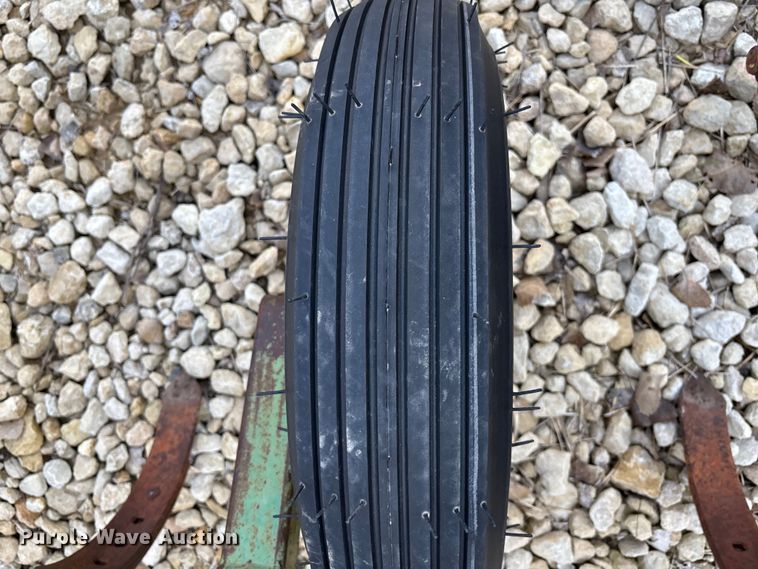 image for item EE4129 John Deere 1600 chisel