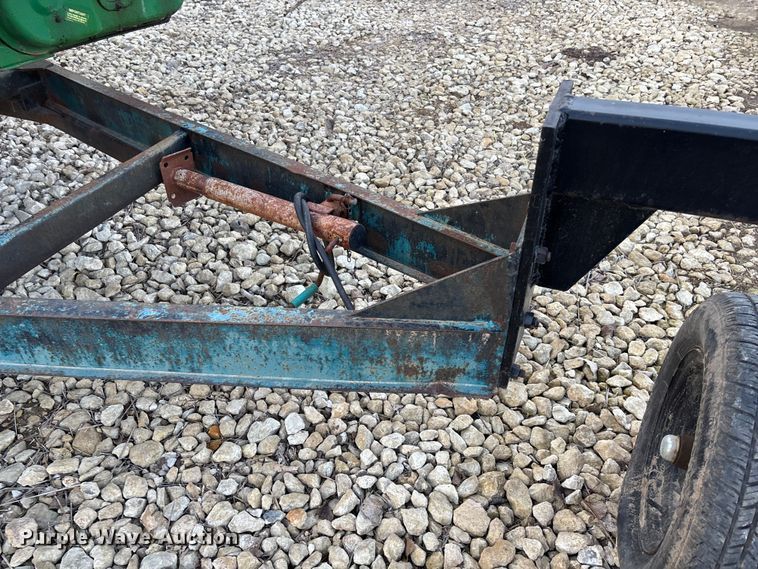 image for item EE4131 John Deere 843 corn head