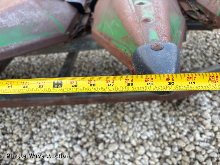 image for item EE4131 John Deere 843 corn head