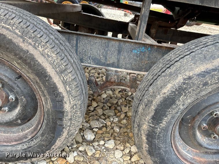 image for item EE4131 John Deere 843 corn head