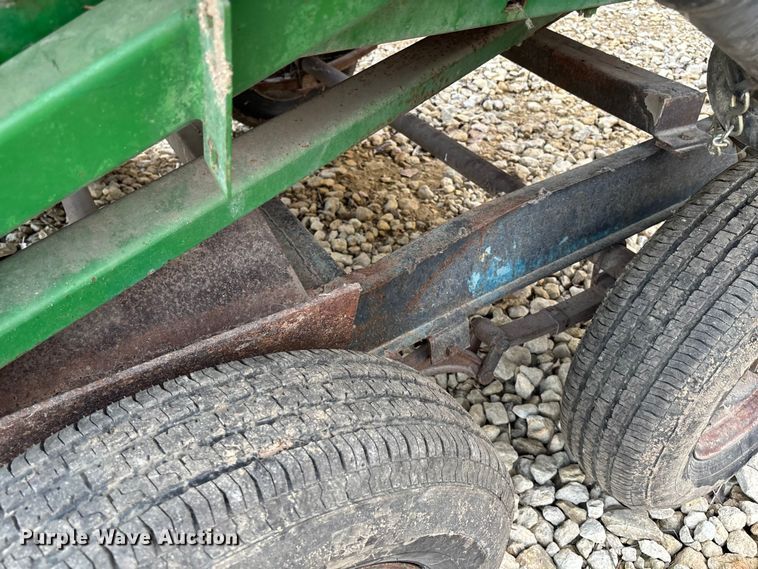 image for item EE4131 John Deere 843 corn head