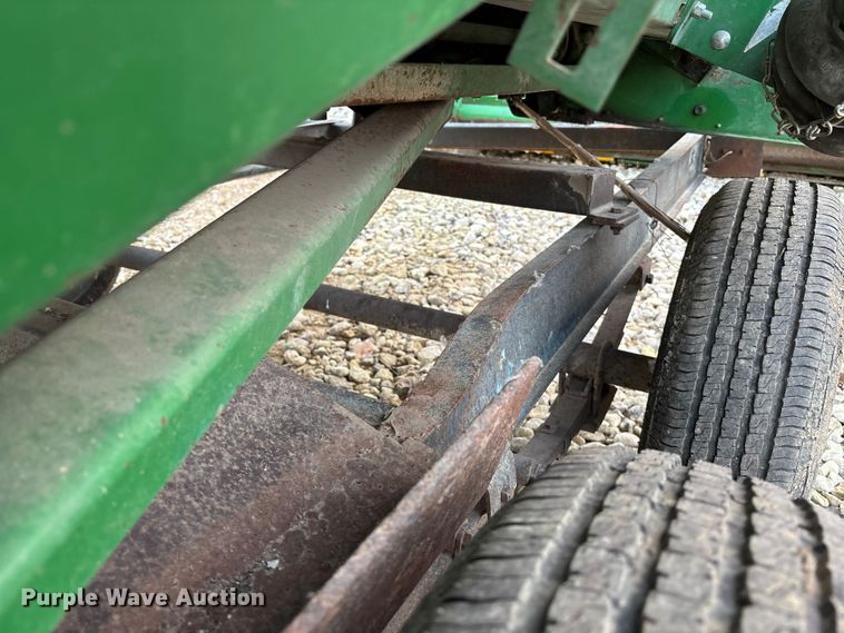 image for item EE4131 John Deere 843 corn head