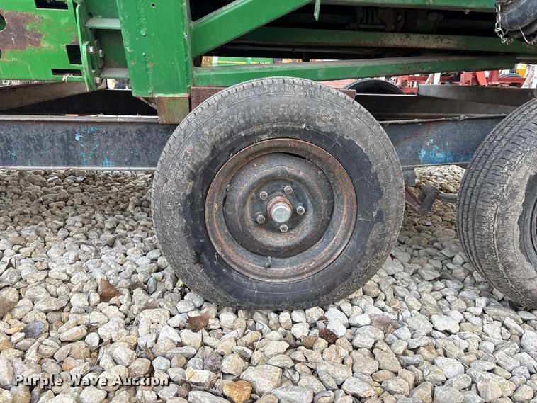 image for item EE4131 John Deere 843 corn head