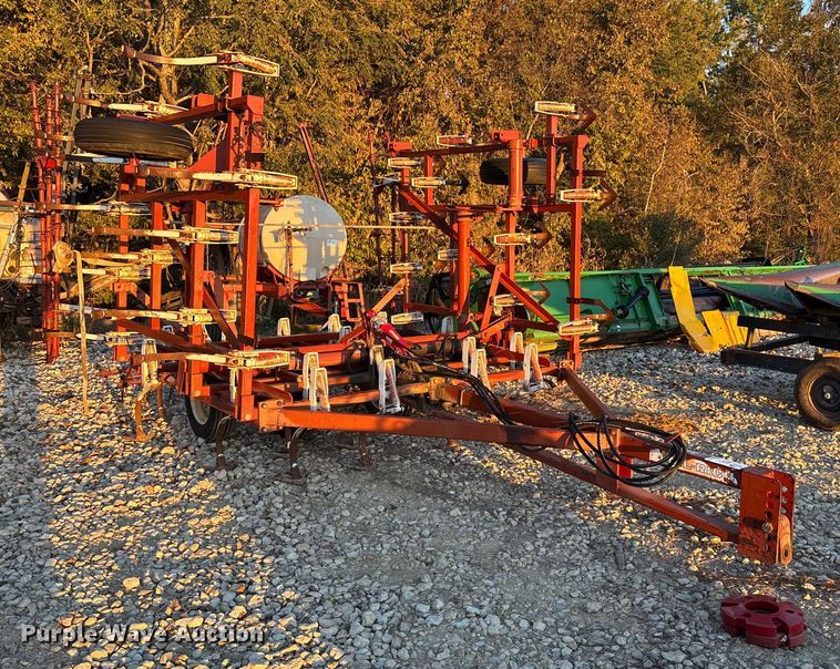 image for item EE4133 Wil-Rich 10 FCW field cultivator