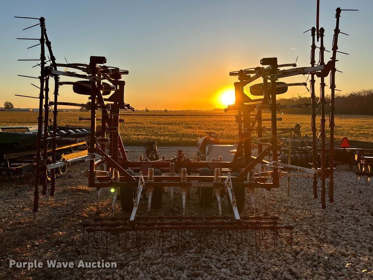 image for item EE4133 Wil-Rich 10 FCW field cultivator