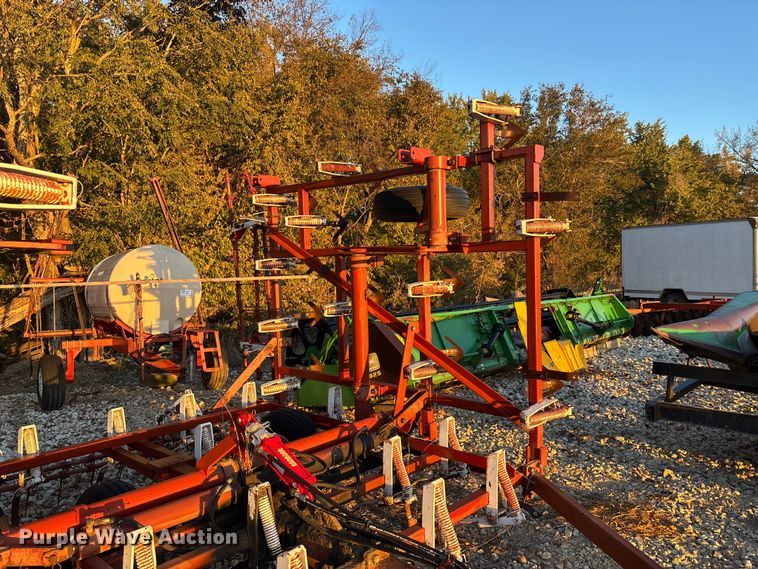 image for item EE4133 Wil-Rich 10 FCW field cultivator