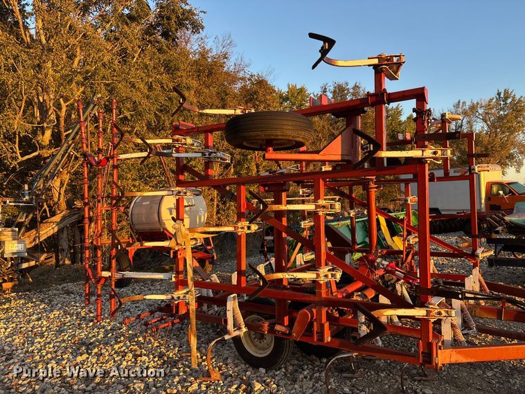 image for item EE4133 Wil-Rich 10 FCW field cultivator