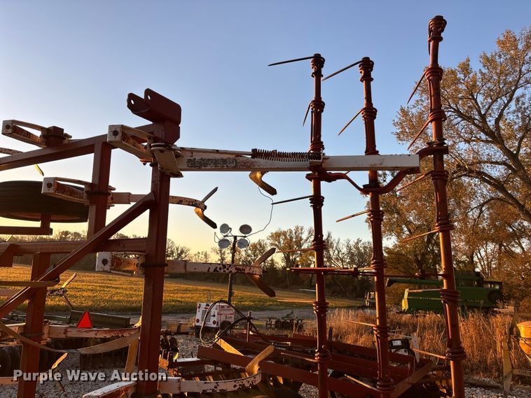 image for item EE4133 Wil-Rich 10 FCW field cultivator