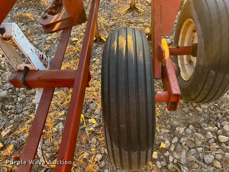 image for item EE4133 Wil-Rich 10 FCW field cultivator