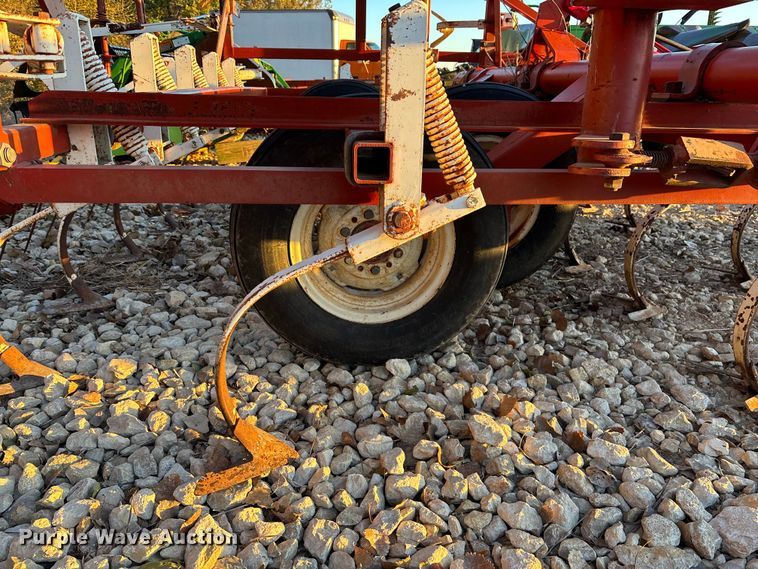 image for item EE4133 Wil-Rich 10 FCW field cultivator