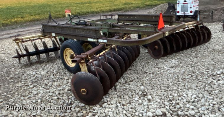 image for item EE4136 John Deere 210 double off-set disk