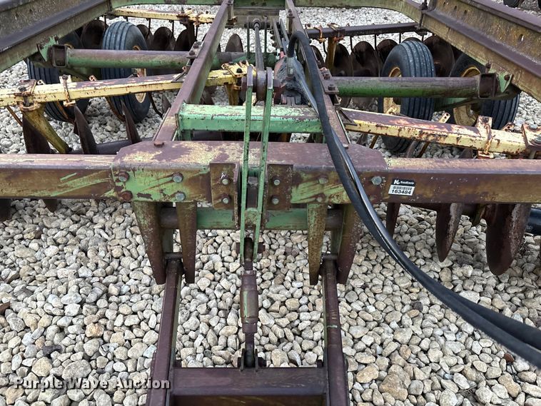 image for item EE4136 John Deere 210 double off-set disk